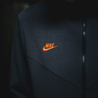 Nike Chelsea Tech Fleece Pack Trainingspak Antraciet Oranje