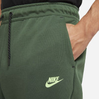 Nike Tech Fleece Jogger Donkergroen Lime Zwart