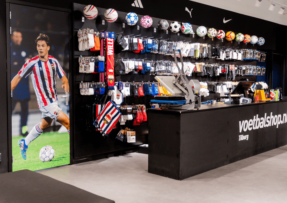 Voetbalshop.nl Tilburg Winkel Binnen Toonbank